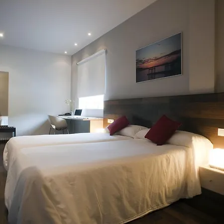 מלון Hotel Beasain *