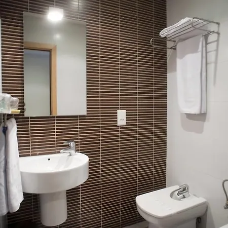 מלון Hotel Beasain *