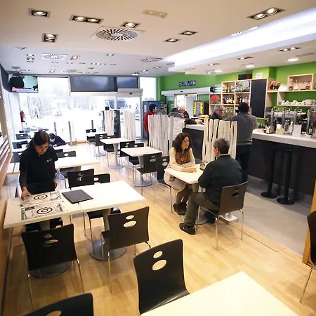 מלון Hotel Beasain *