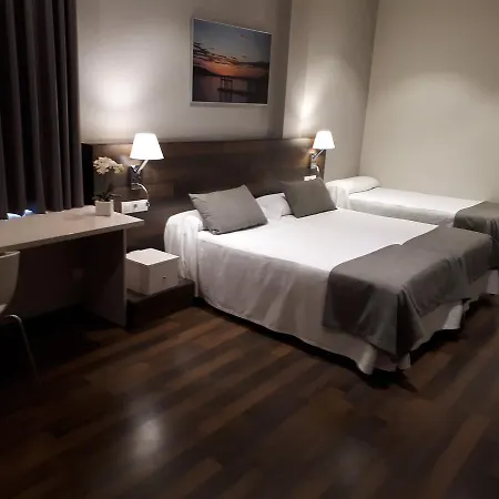 מלון Hotel Beasain *